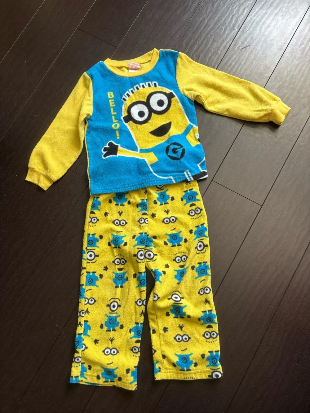 Universal Blue & Yellow Minions Fleece Pajama Set
